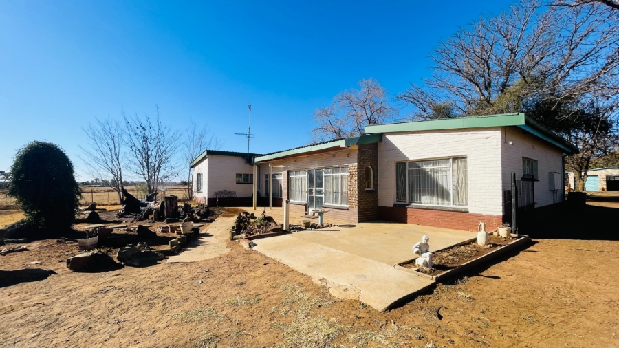 4 Bedroom Property for Sale in Potchefstroom Rural North West